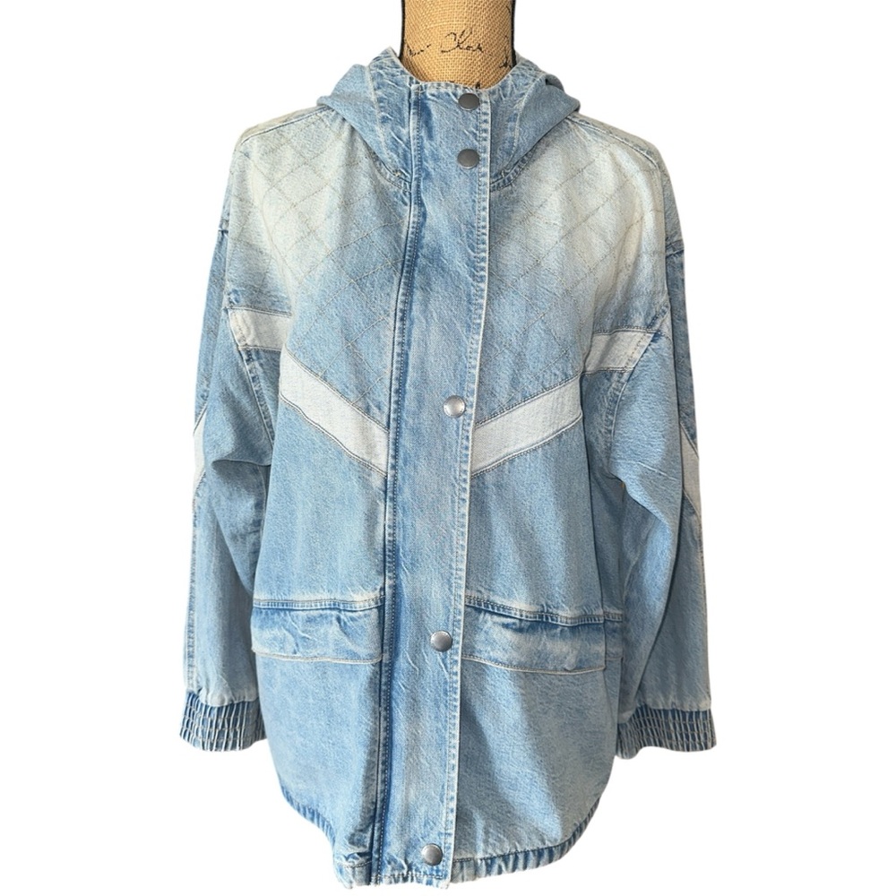 NWT American Eagle Zip Up Button Up Quilted Light Wash Denim Hooded Jean Jacket